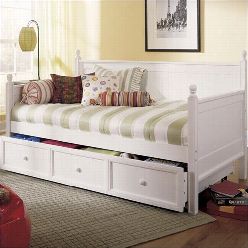 Fashion Bed Grooup B51c43 Casey Twin Size Daybed In White Wifh Trundle