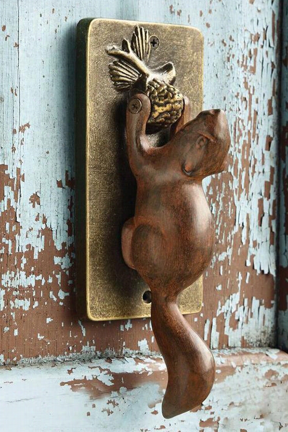 Squirrel Door K Nocker - 10""hx4""wx3""d, Brown