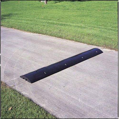 Eagle One R112 4' Recycled Rubbr Speed Bump