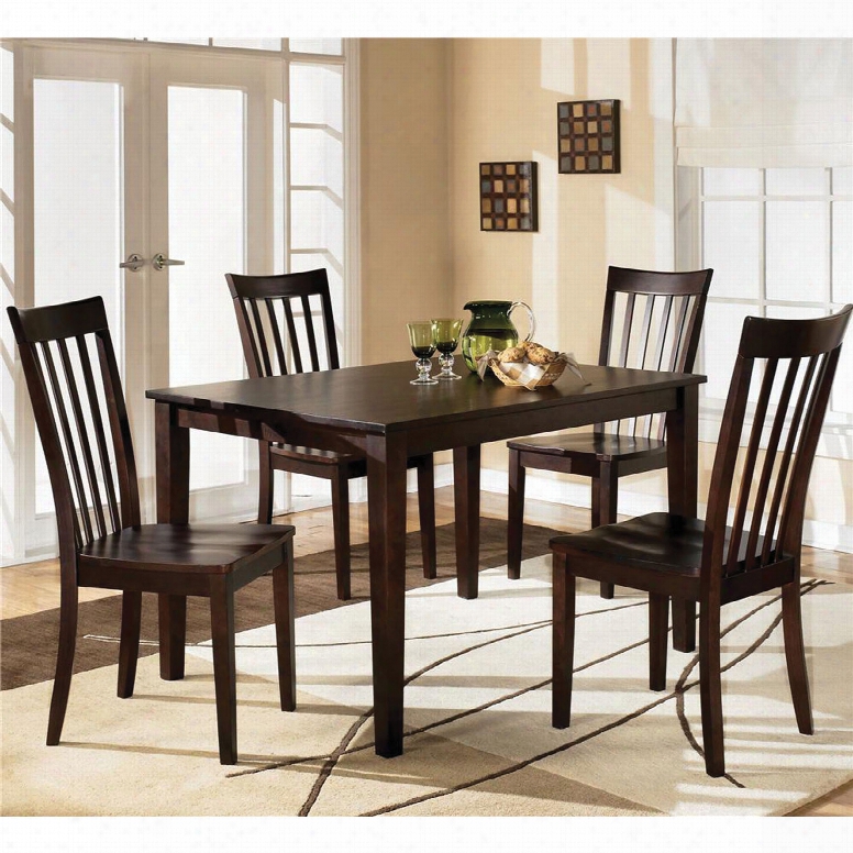 Signature Design By Ashley Highland 5-piece Dining Set