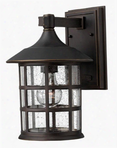 Hinkley Lighting Freeport Outdoor Medium Wall Lanttern