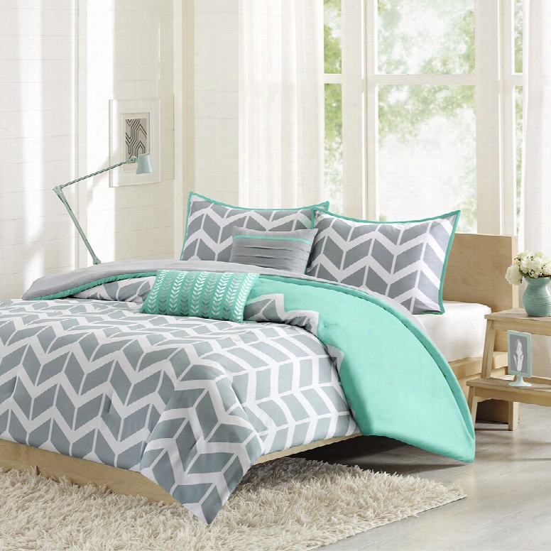 Intelligent Design Nadia Comforrter Set In Teal