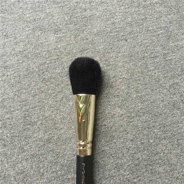 Macjapan 116 Blush Brush Shading And Highlighting For Powders Chiseled Sides Shades Cheeks Beauty Cosmetic Makeup