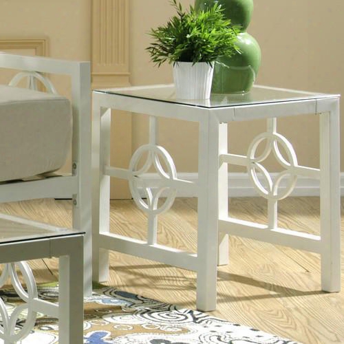 Me-et-wh Medallion End Table In White With Glass