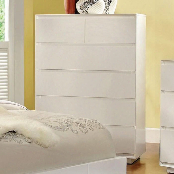 Velen Collection Cm7819c 32" Chest With 5 Drawers Simple Minimalistic Design And Solid Wood Construction In