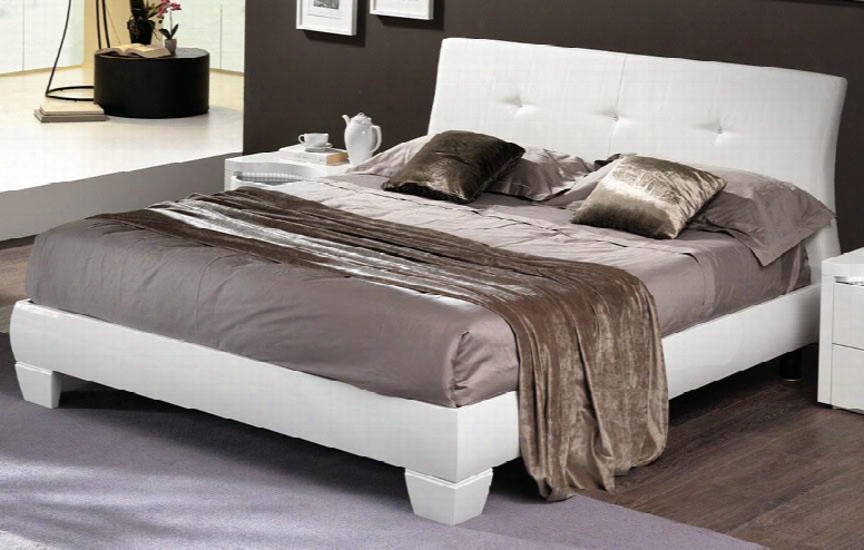 Disco Collection I17764 82" Queen Size Bed In