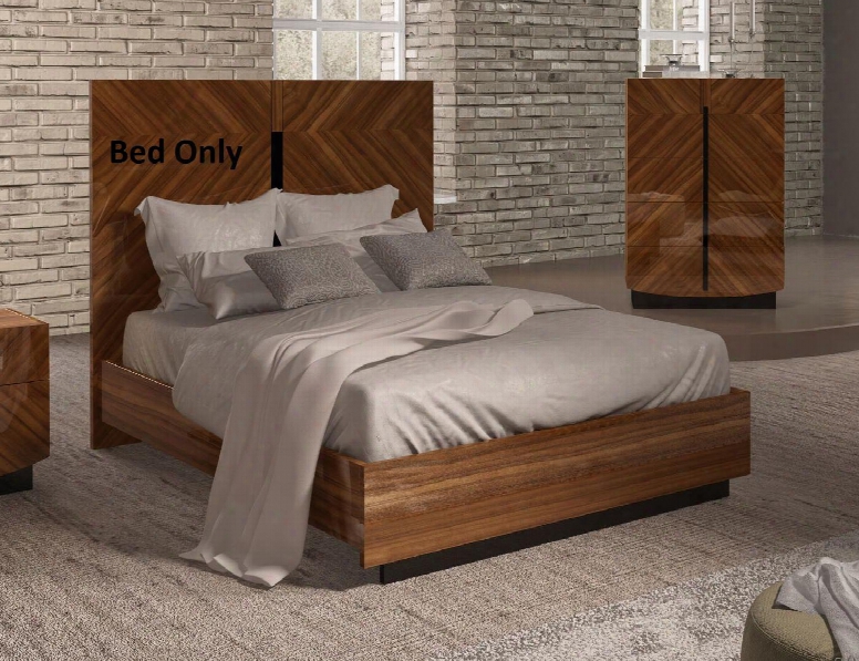 Flavia Collection I17800 Queen Size Panel Bed With Wooden Slats And