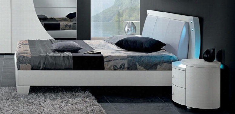 Tango Collection I17768 82" King Size Bed In