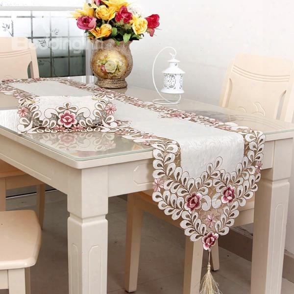 Modern Fashion Rectangle Polyester Embroidery Flower Crochet Table Runner