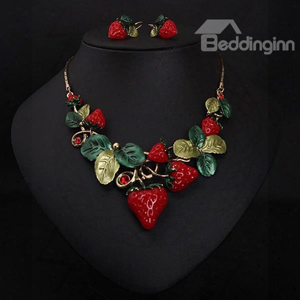 Creative Strawberry Shape Alloy Statement Necklace