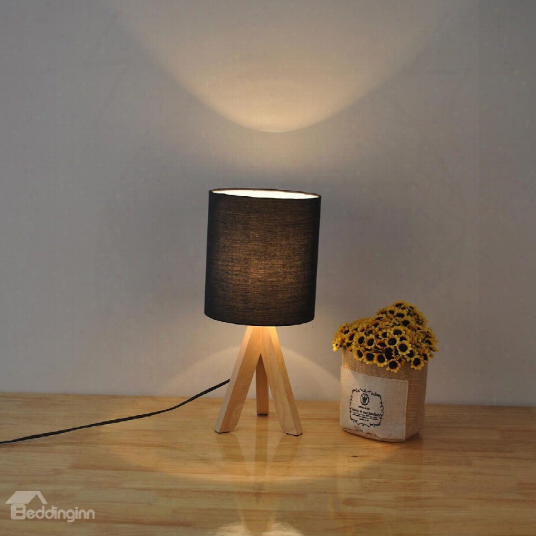 7.09␔14.96in Black Shade And Wooden Base 1 Bulb Table Lamp