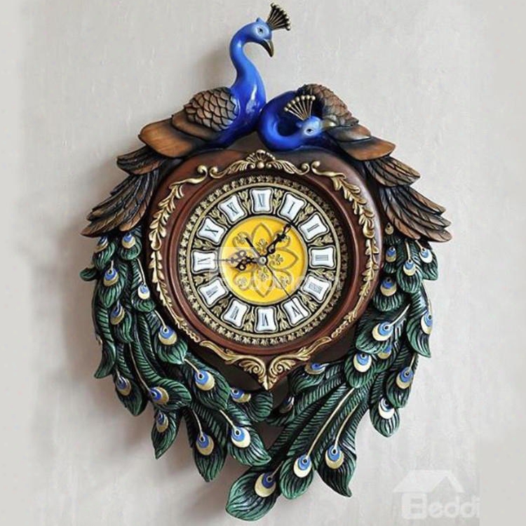 Gorgeous Resin Loving Peacock Mute Wall Clock