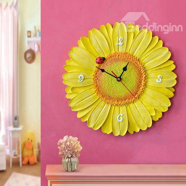 New Arrival Lovely White Chrysanthemum With A Ladybug Design Wall Clock