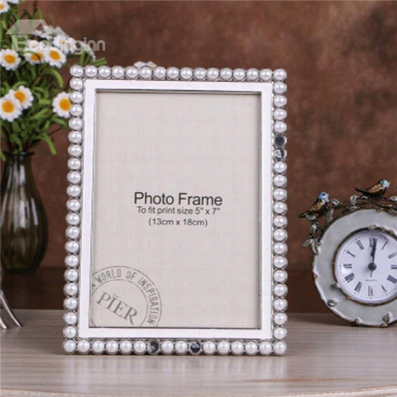 Modern And Creative White Metal Square By The Side Of Pearls Wedding P Hoto Frame