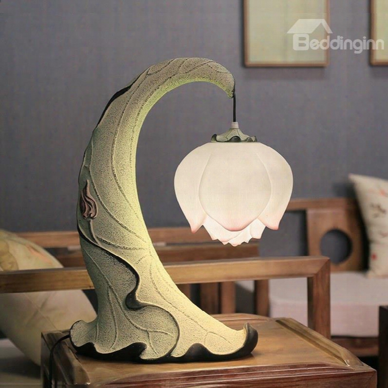 Unique Country Style Resin Lotus Design Home Decorative Table Lamp