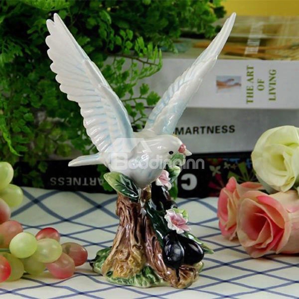 White Ceramic Flying Bird Desktop Decoration Painted Pottery