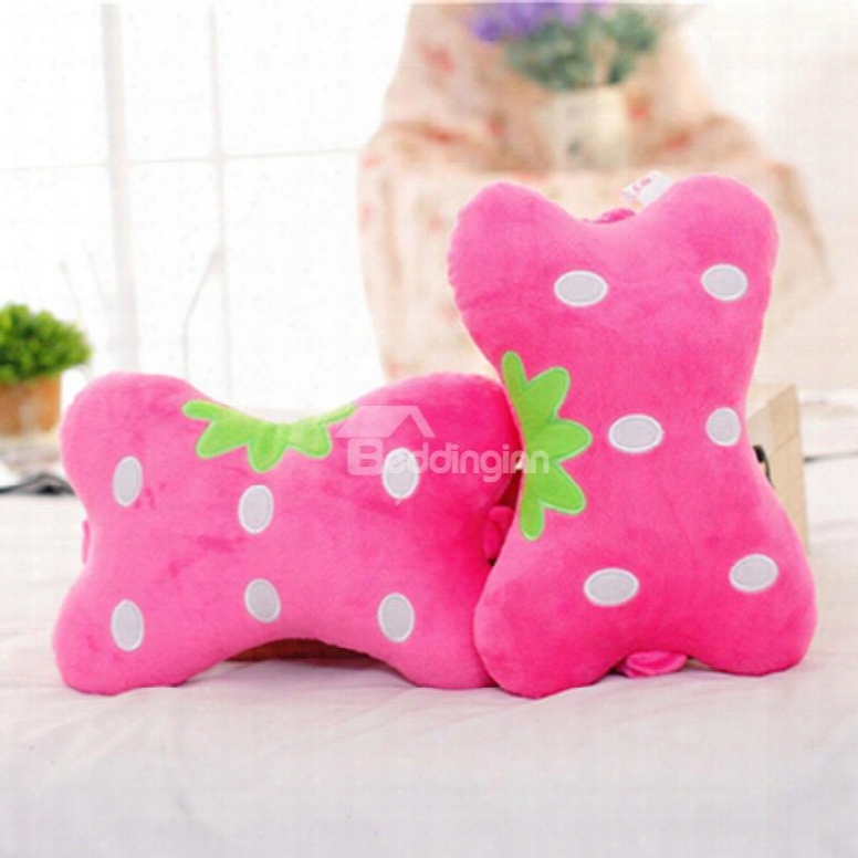 Attractive 1-pair Red Strawberry Model Design Creative Car Headrest Pillow