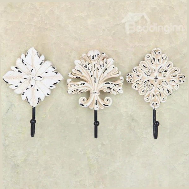 European Vintage Style High Quality Resin 3-piece Hooks