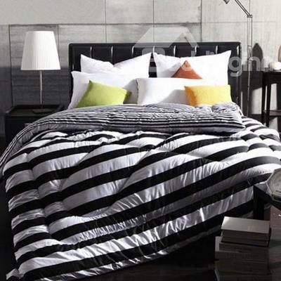 Super Soft And Comfortable Pure Black Stripes Pattern Thicken Quilt