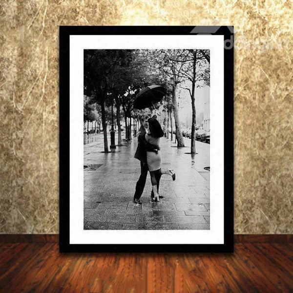 Romantic Lovers In Rain 1-panel Frame Wall Art Print