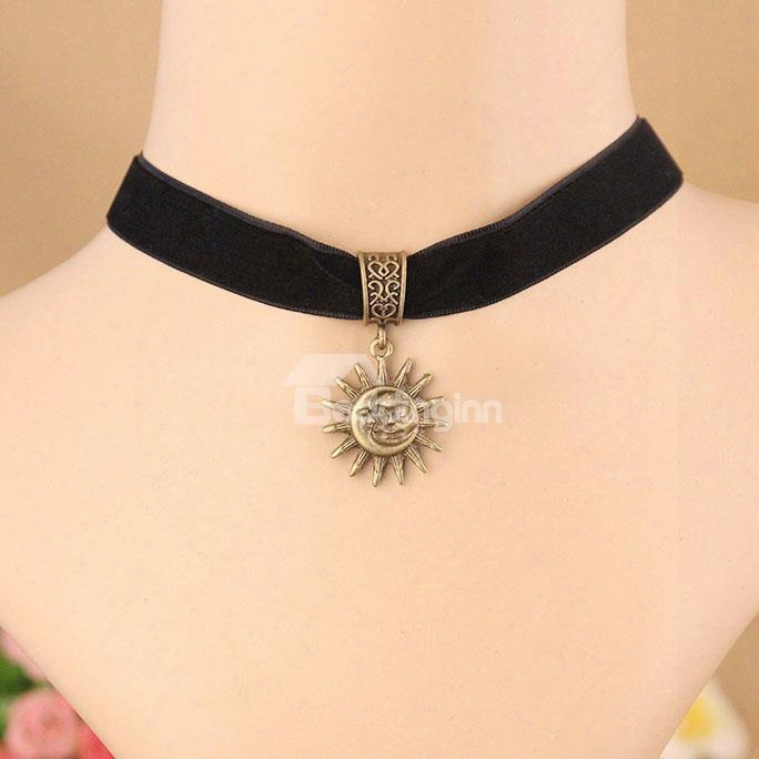 Women's Vintage Sun God Pendant Choker Necklace