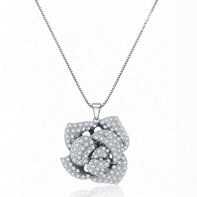 Shining Rhinestone Rose Design Pendant Necklace