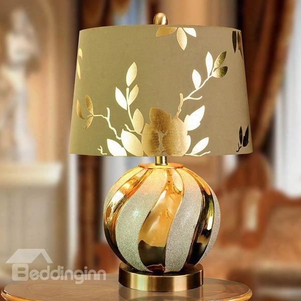 Beautiful Golden Fashion Flower Pattern Decorative Table Lamp