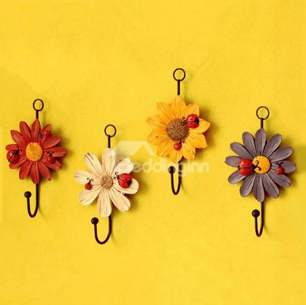 Decorative Ladybug And Daisy Design 4-piece Wall Hooks