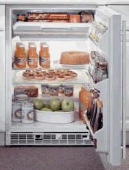 61rf-bb-o-r 24" Built In Compact Refrigerator With 5.8 Cu. Ft. Capacity Freezer Compartment Interior Lighting Removable Glass Shelves And "close Door