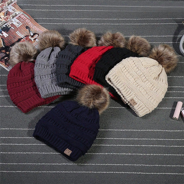 Unisex Cc Trendy Hat Winter Warm Knitted Beanie With Fur Poms Label Fedora Elegant Cable Slouchy Skull Cap Fashion Leisure Outdoor Hats A114