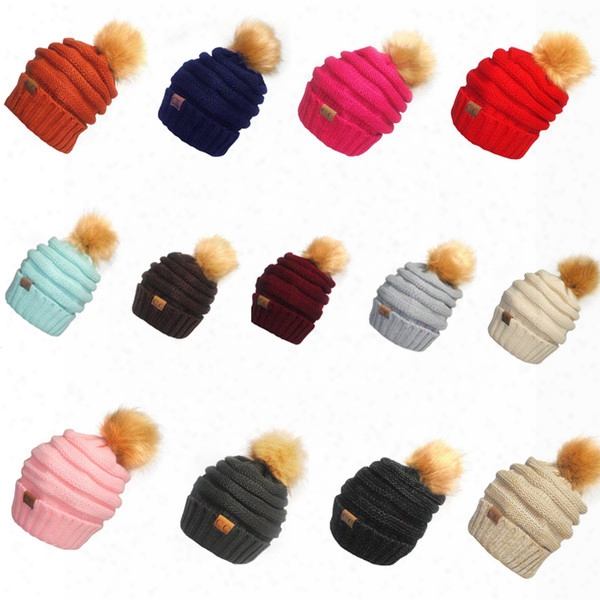 2017 Unisex Cc Trendy Hats Winter Knitted Fur Poms Beanie Label Fedora Luxury Cable Slouchy Skull Caps Fashion Leisure Beanie Outdoor Hats F