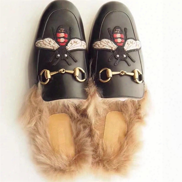 2017 Winter Real Fur Slippers European Unisex Luxury Brand Embroidery Flats Hot Sale Fashion Moccasins Outdoor Designer Loafers Shoes D619