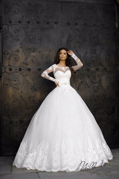 2018 Desginer Long Sleeves Tulle Wedding Dresses Sweetheart Neck With Applique Outdoor Bridal Gown Bride Dresses