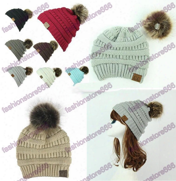 Unisex Cc Trendy Hats Winter Knitted Fur Poms Beanie Label Fedora Luxury Cable Slouchy Skull Caps Fashion Leisrue Beanie Outdoor Hats