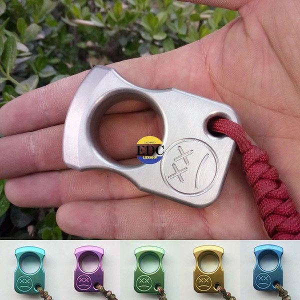 Edc Outdoor Tc4 Titanium Colourful Smiling Face Knuckles Boxing Tactics Knuckles Survival Key Chains Broken Window Multi Tools