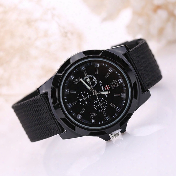 2017 New Famous Brand Men Watch Army Soldier Military Canvas Strap Fabric Analog Quartz Wrist Watches Outdoor Sport Wristwatches