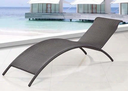 B030 Chaise In