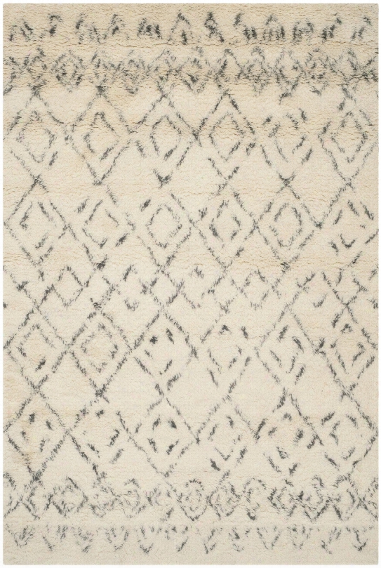 Casablanca Rug In White & Grey Design By Safavieh